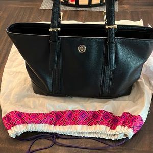 Tory Burch preloved leather tote. Clean inside and out. Comes with dustbag.